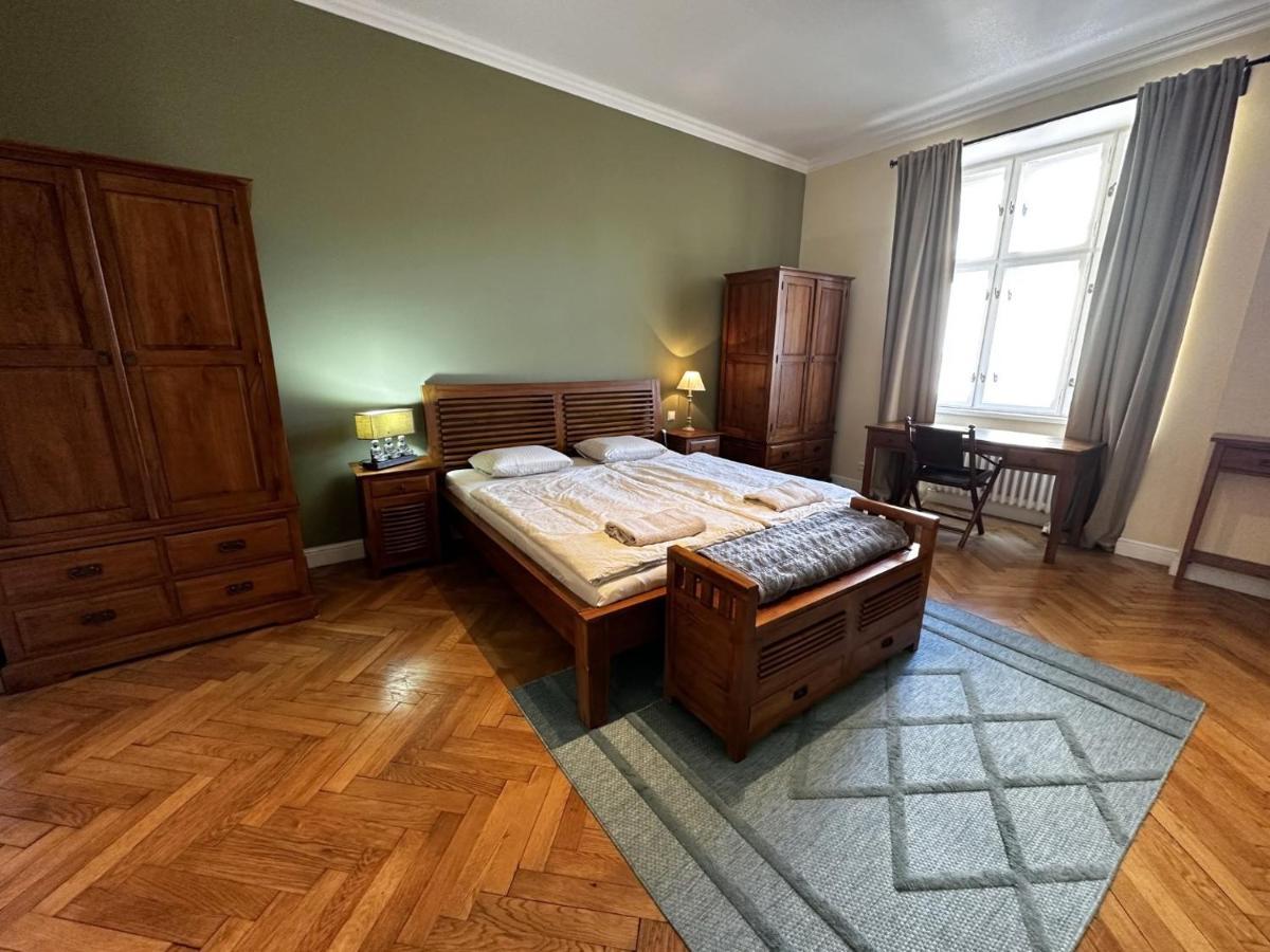 Gorkeho Apartment In City Centre Bratislava Extérieur photo