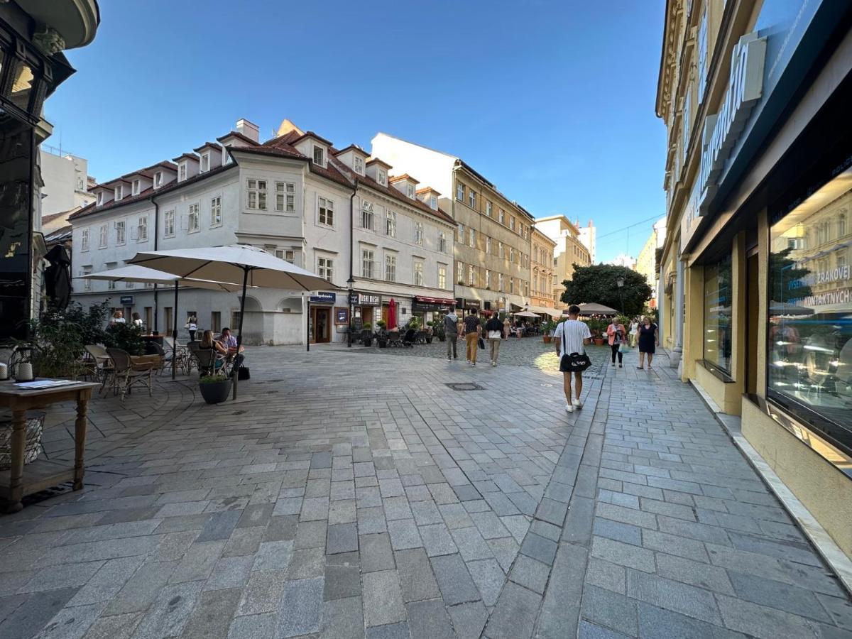 Gorkeho Apartment In City Centre Bratislava Extérieur photo