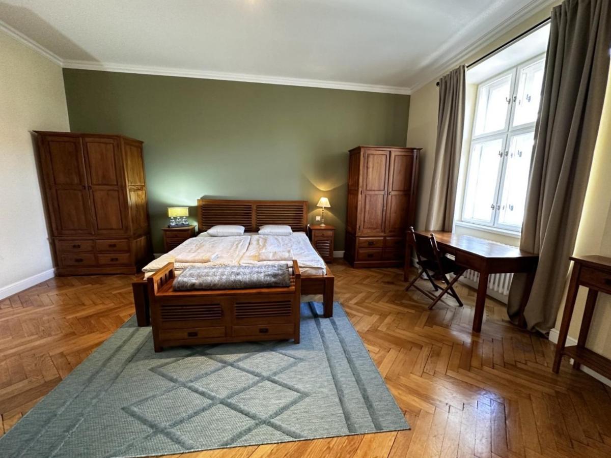 Gorkeho Apartment In City Centre Bratislava Extérieur photo